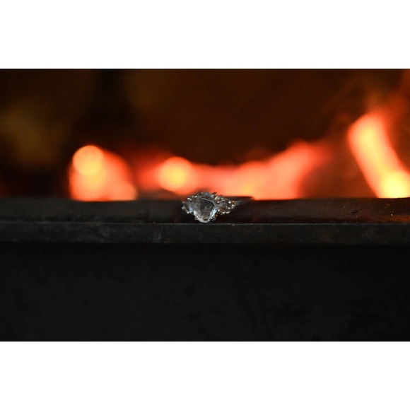 Raw Diamond Engagement Ring, Timeless Wedding Band, Classic Diamond Ring - Picture 5 of 10